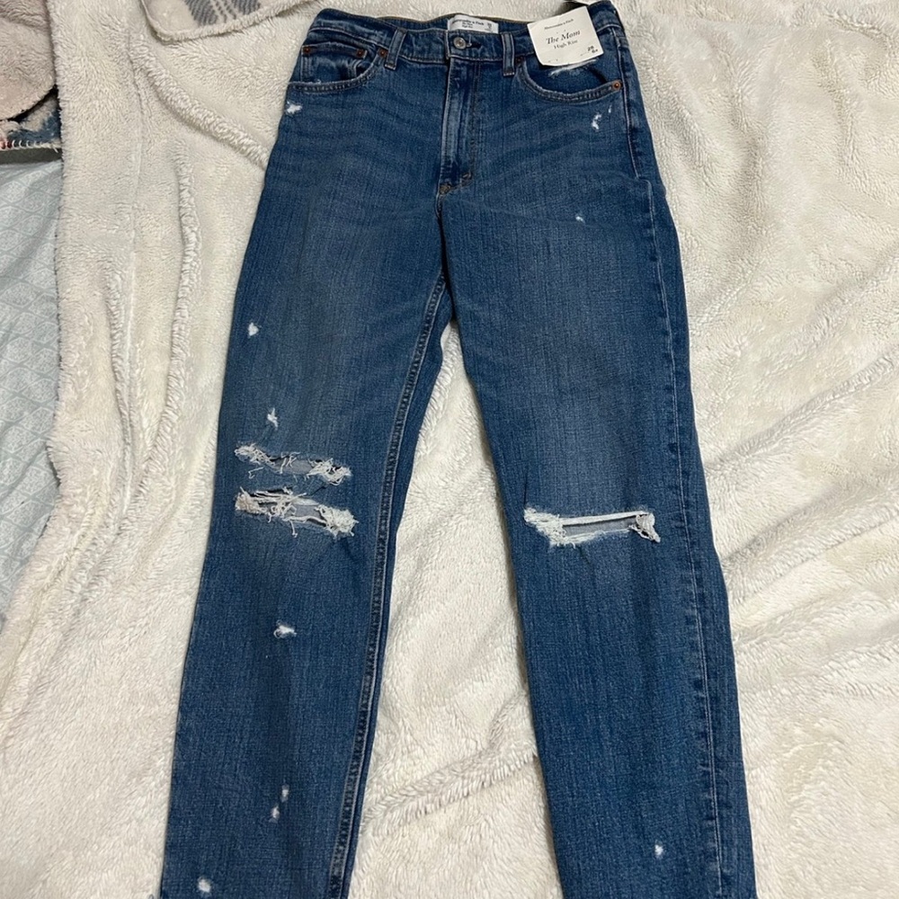 A&F the mom high rise jeans